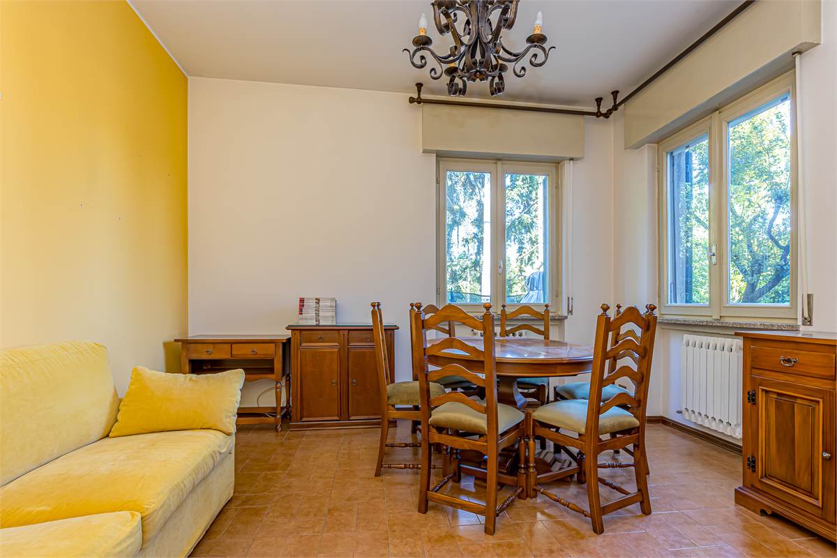 VILLA GUARDIA trilocale in trifamiliare