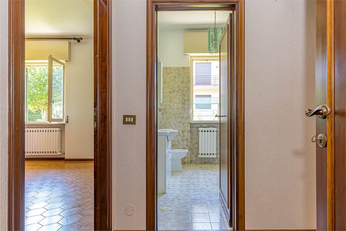 VILLA GUARDIA trilocale in trifamiliare