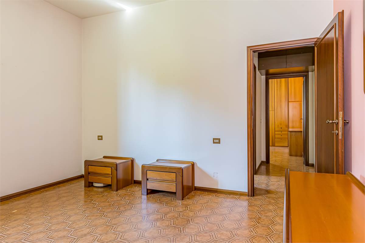 VILLA GUARDIA trilocale in trifamiliare
