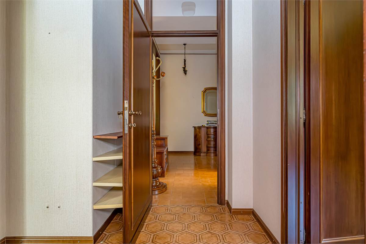 VILLA GUARDIA trilocale in trifamiliare