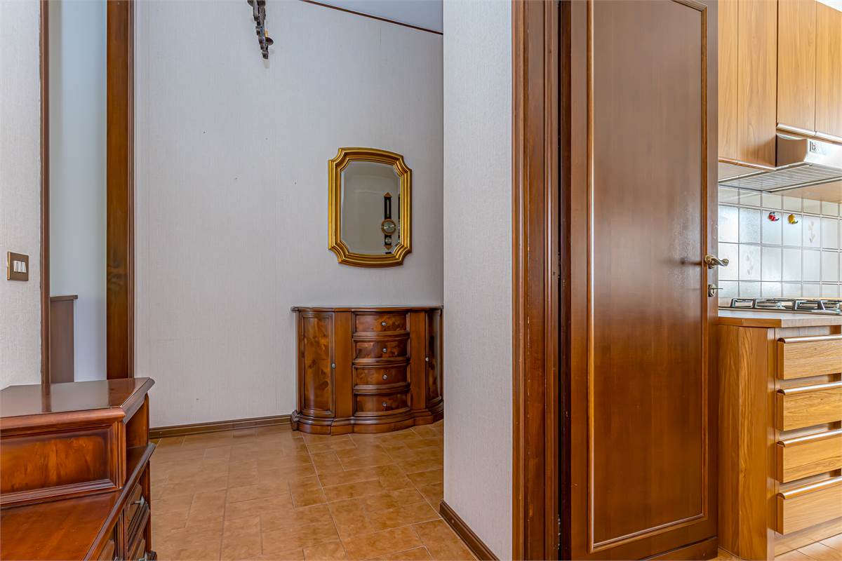 VILLA GUARDIA trilocale in trifamiliare