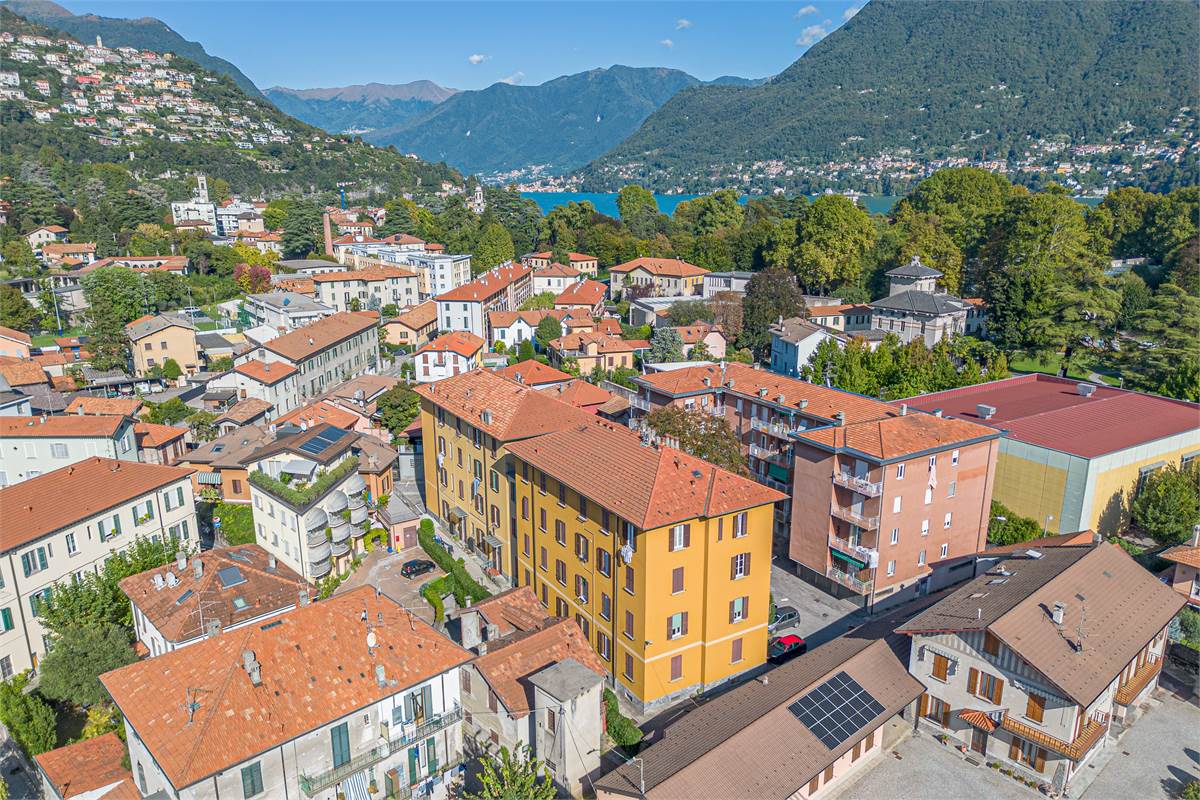 CERNOBBIO CENTRO trilocale con balconi e box