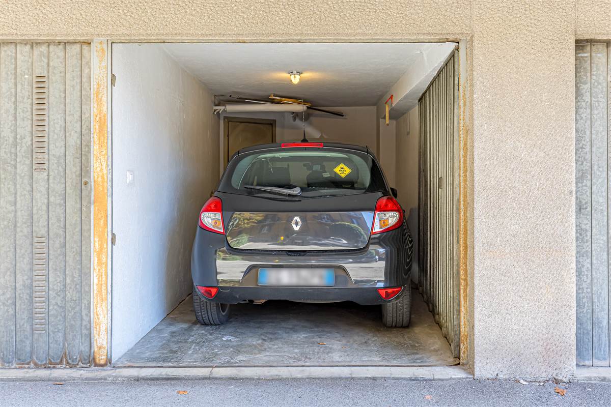 CERNOBBIO CENTRO trilocale con balconi e box