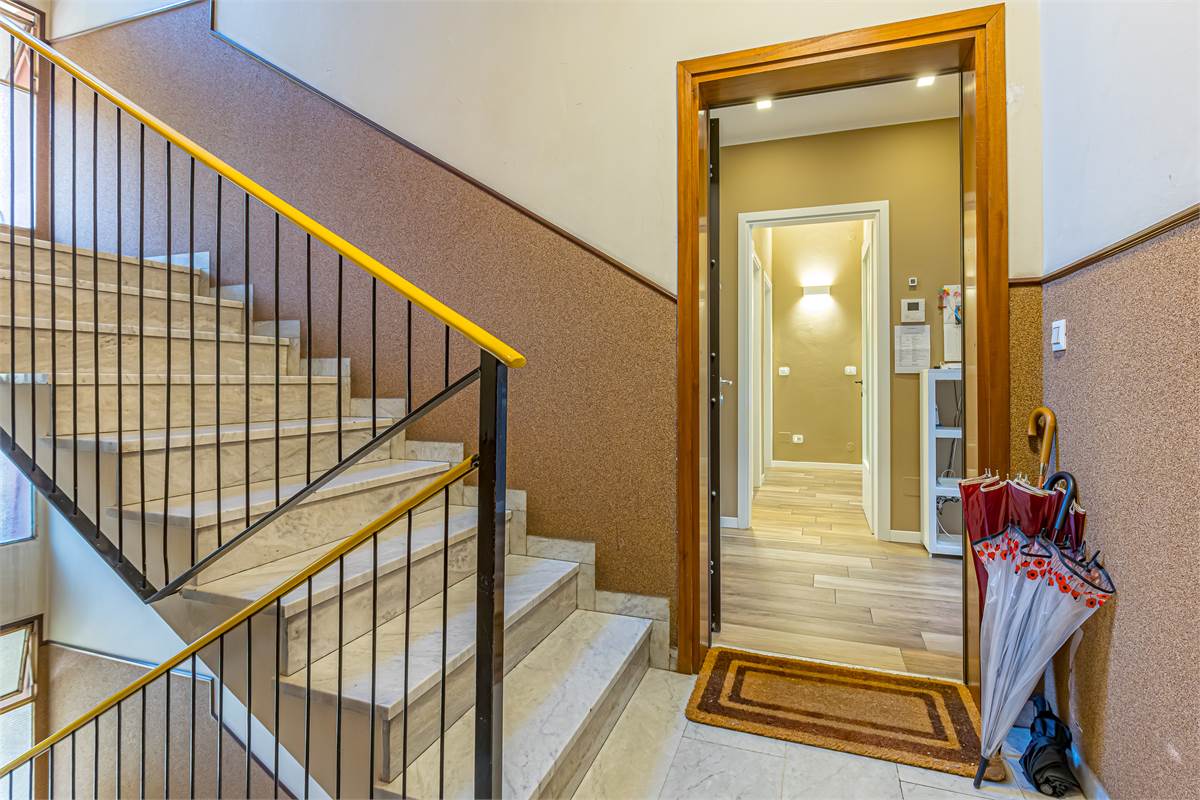 CERNOBBIO CENTRO trilocale con balconi e box