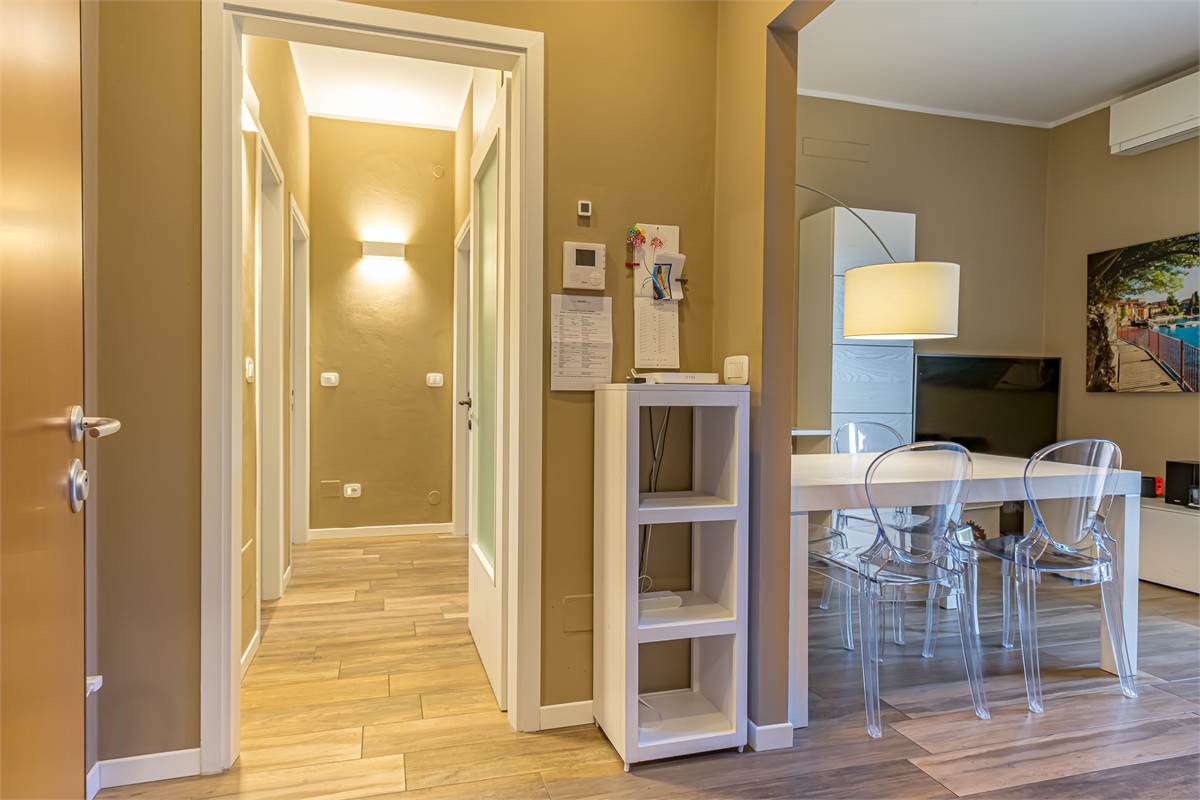 CERNOBBIO CENTRO trilocale con balconi e box