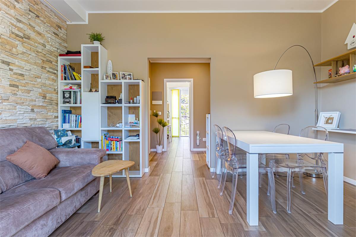 CERNOBBIO CENTRO trilocale con balconi e box