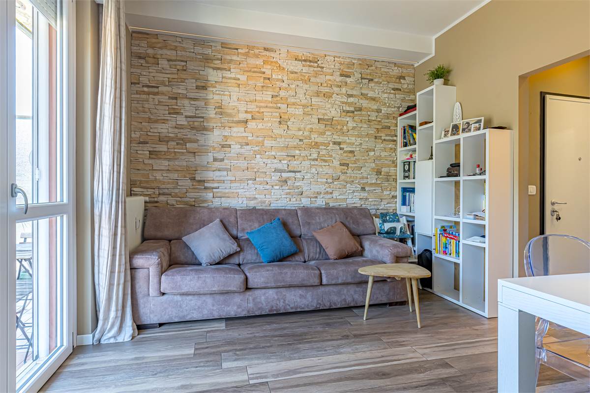 CERNOBBIO CENTRO trilocale con balconi e box