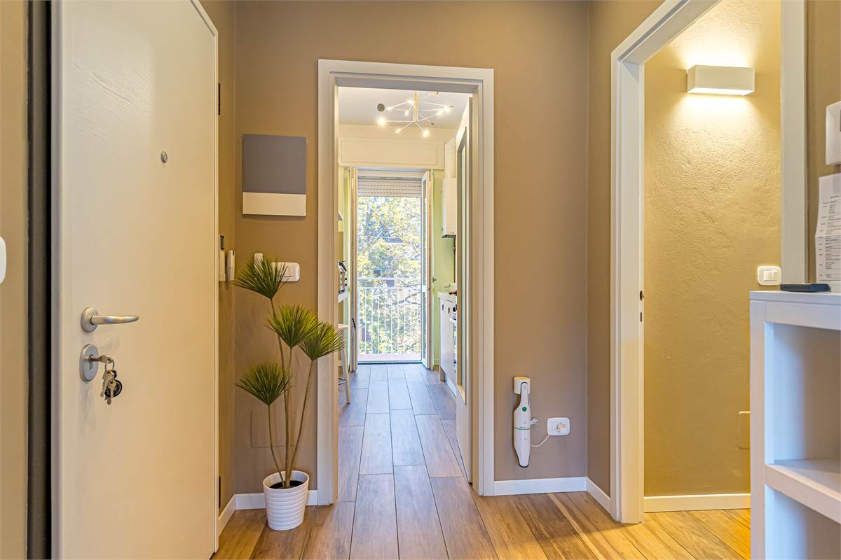 CERNOBBIO CENTRO trilocale con balconi e box