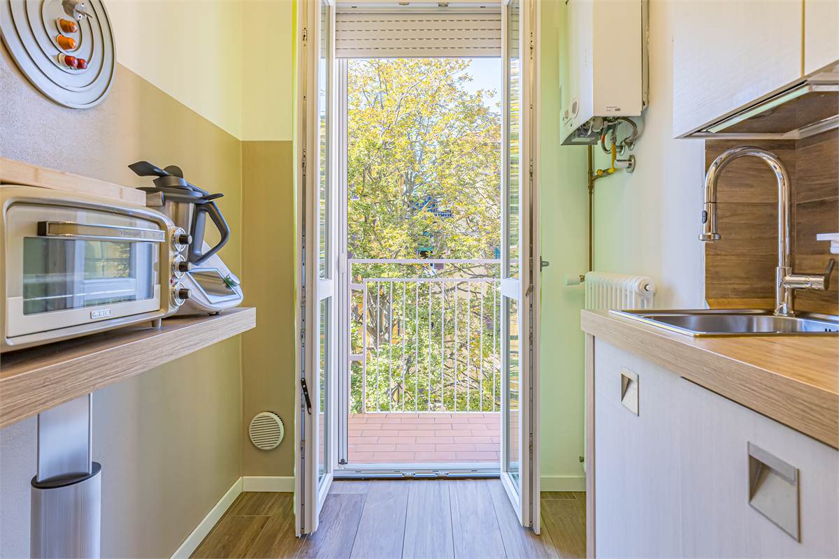 CERNOBBIO CENTRO trilocale con balconi e box