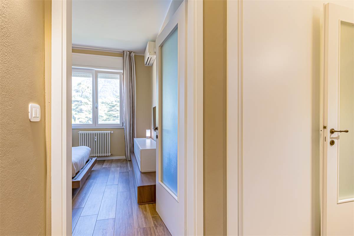 CERNOBBIO CENTRO trilocale con balconi e box