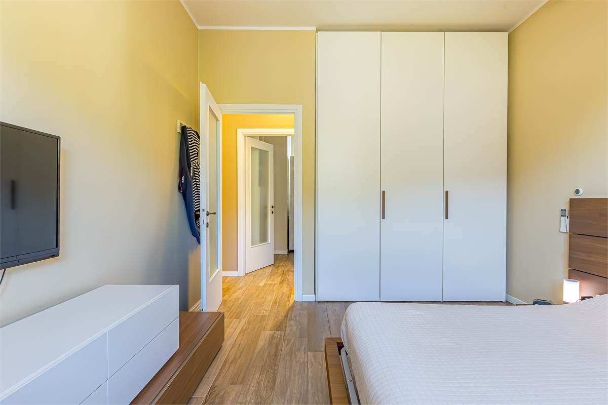 CERNOBBIO CENTRO trilocale con balconi e box