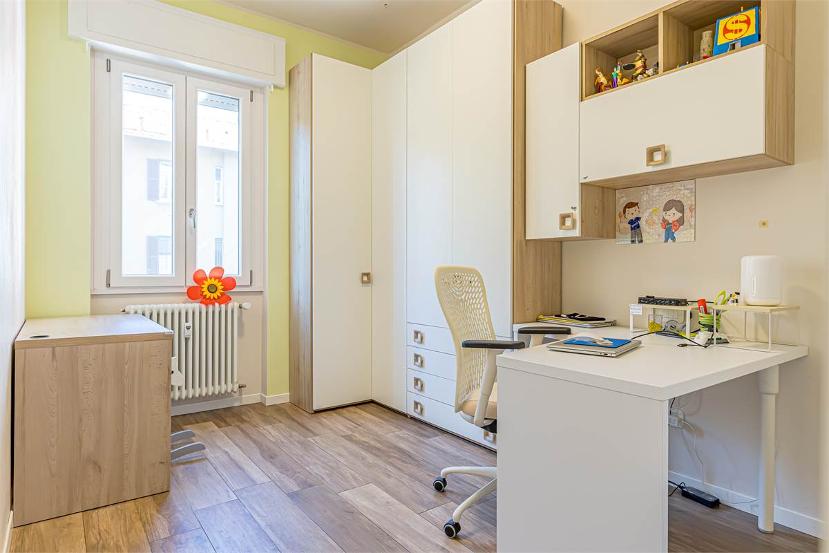 CERNOBBIO CENTRO trilocale con balconi e box