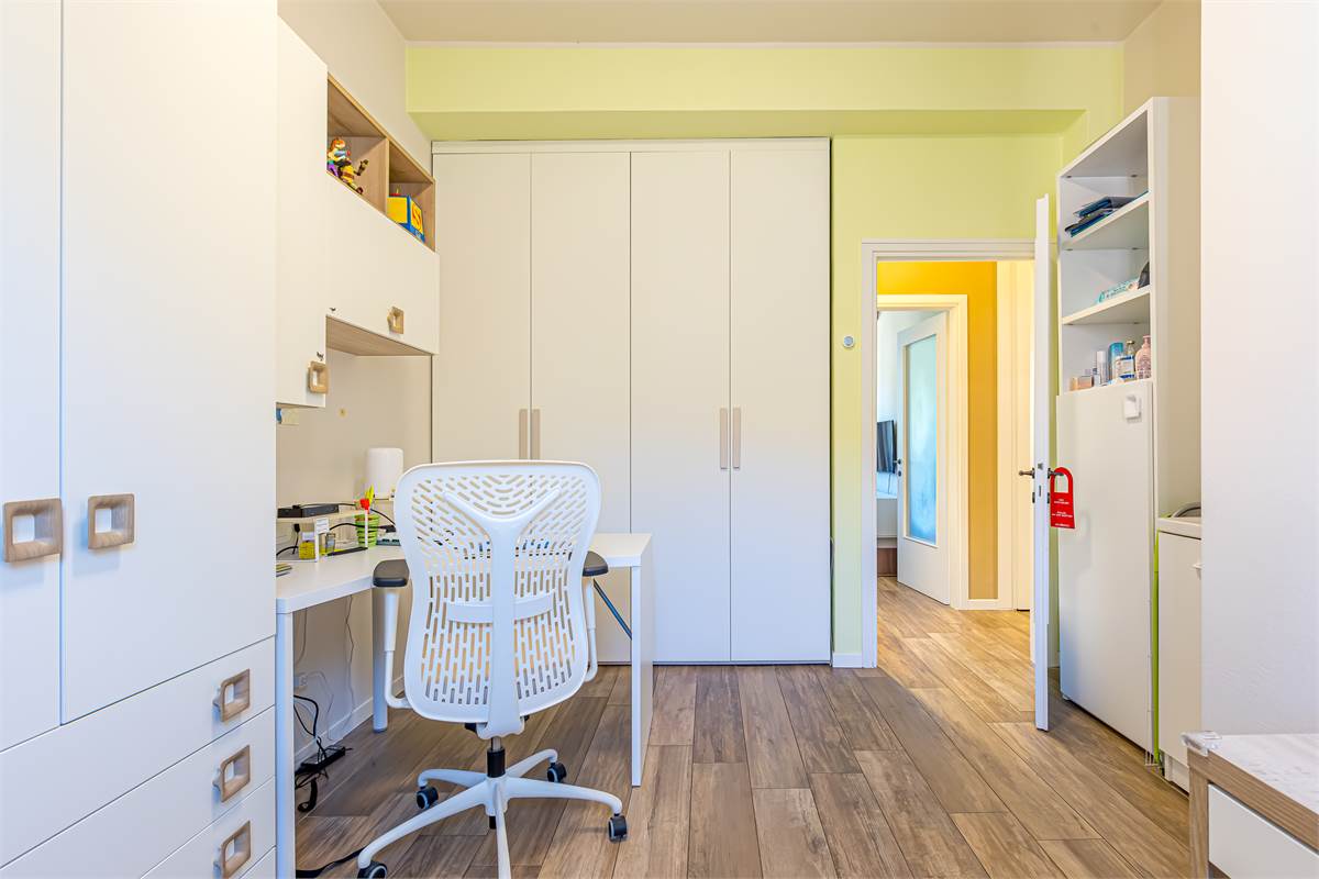 CERNOBBIO CENTRO trilocale con balconi e box