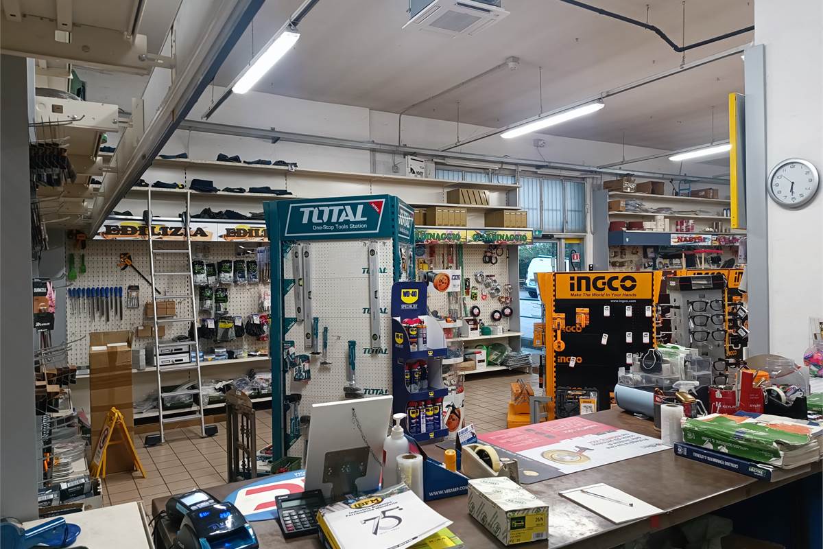 COMO immobile commerciale fronte strada