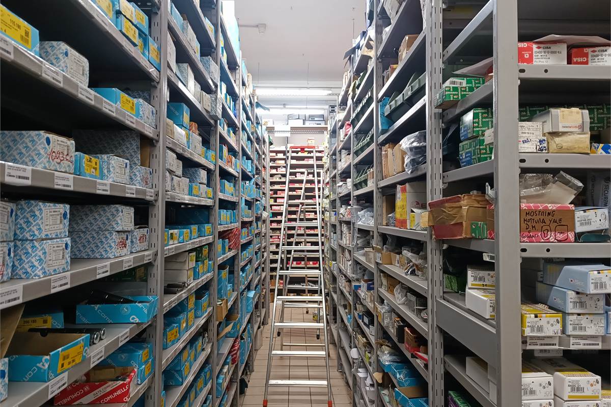 COMO immobile commerciale fronte strada