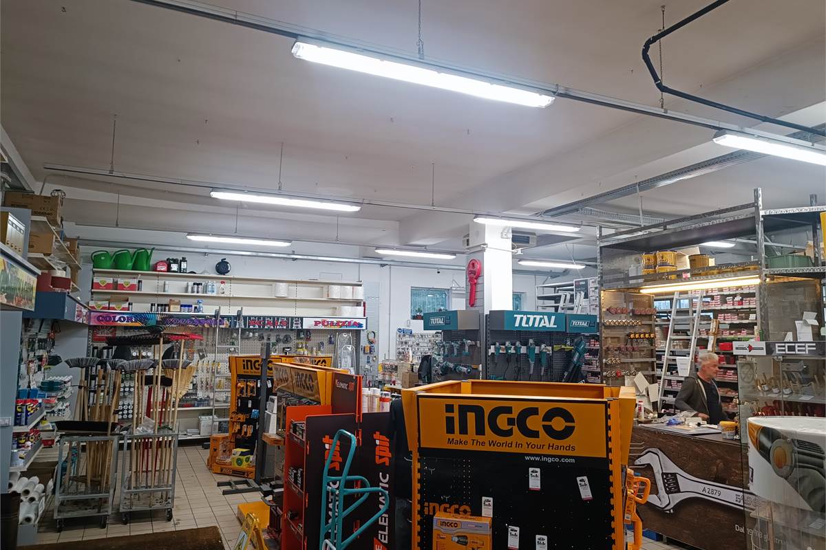 COMO immobile commerciale fronte strada