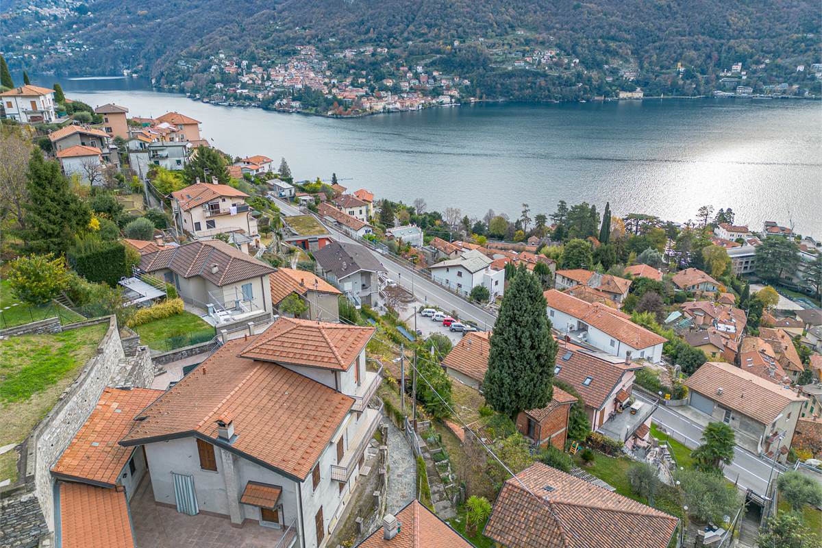 MOLTRASIO terreno edificale vista lago