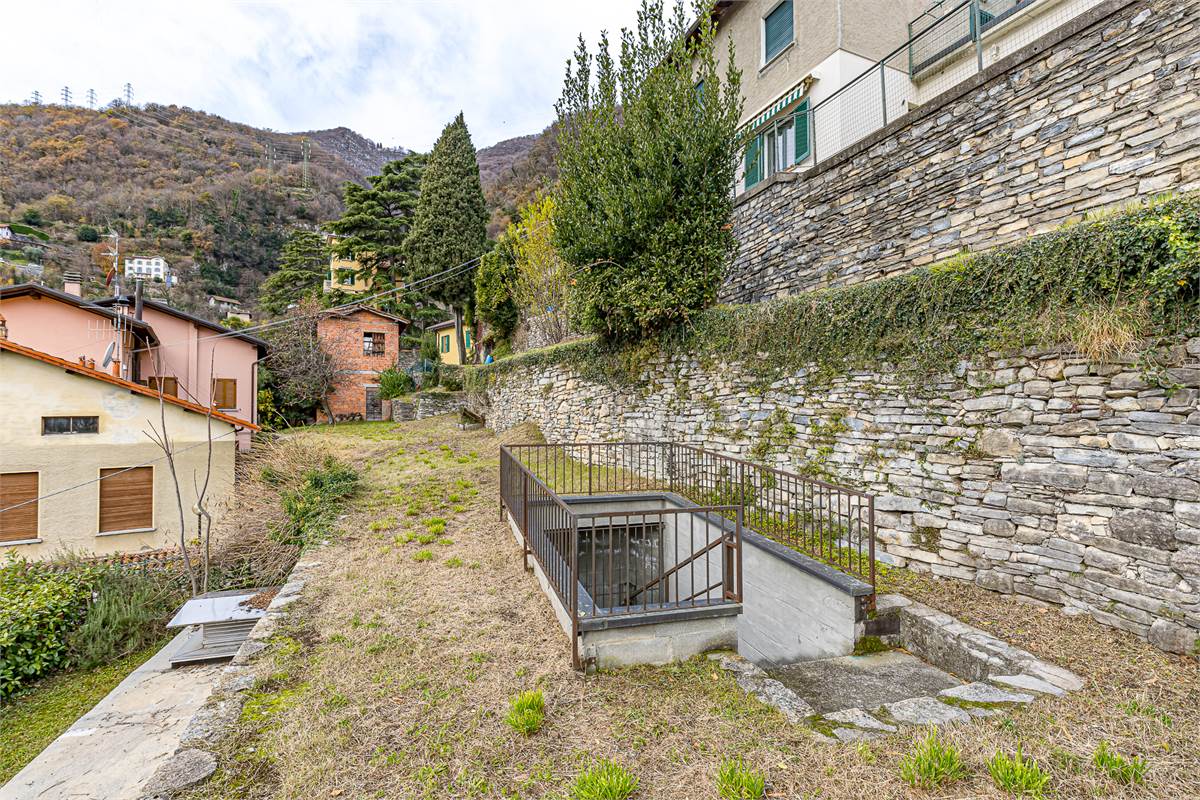 MOLTRASIO terreno edificale vista lago