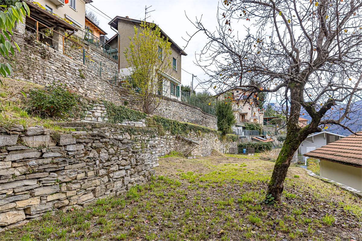 MOLTRASIO terreno edificale vista lago