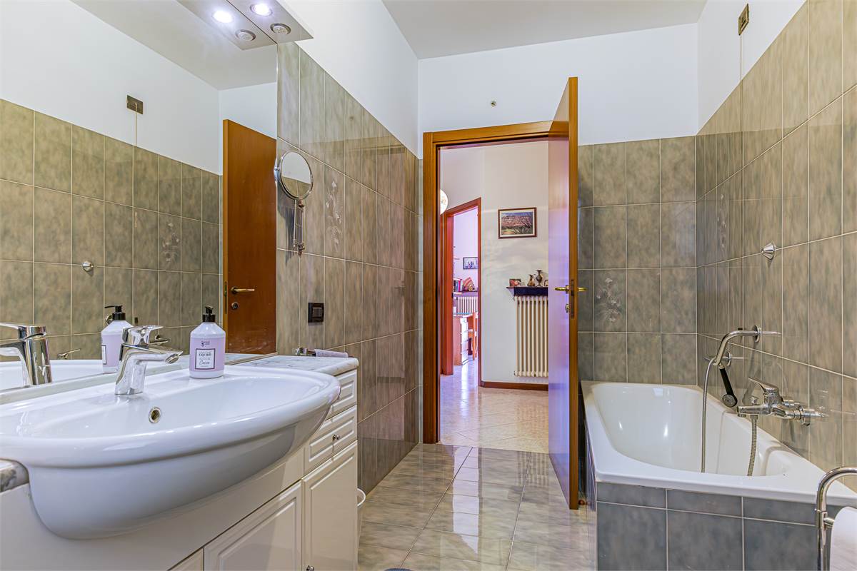 SAGNINO villetta a schiera di testa