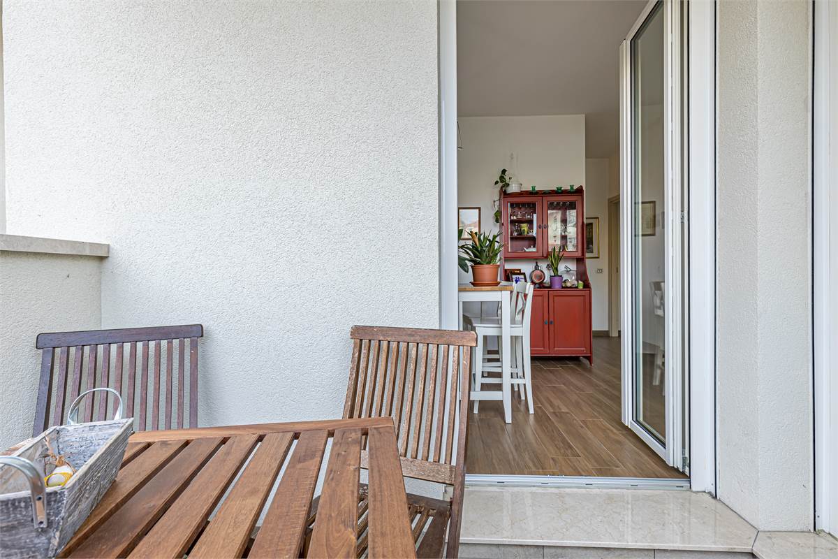 COMO REBBIO ampio quadrilocale con box