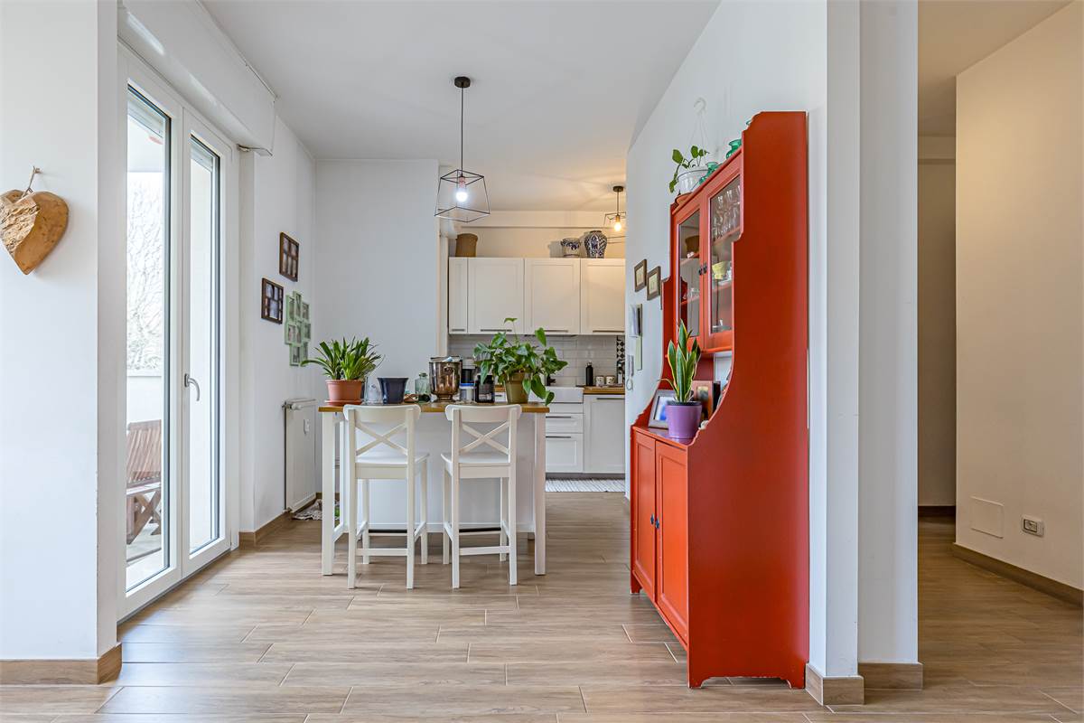 COMO REBBIO ampio quadrilocale con box