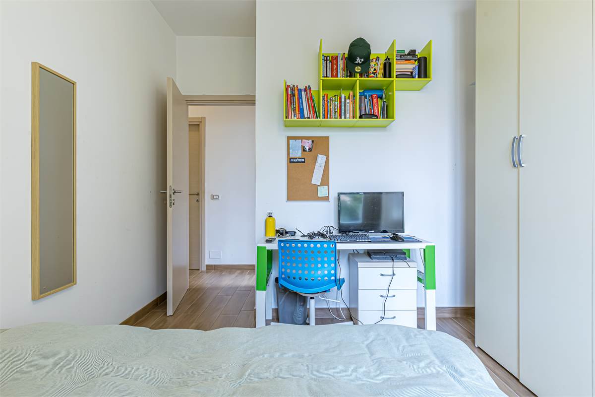 COMO REBBIO ampio quadrilocale con box