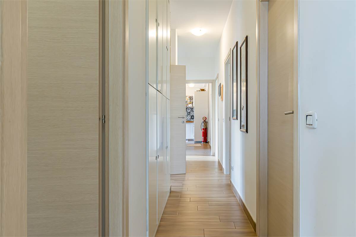 COMO REBBIO ampio quadrilocale con box