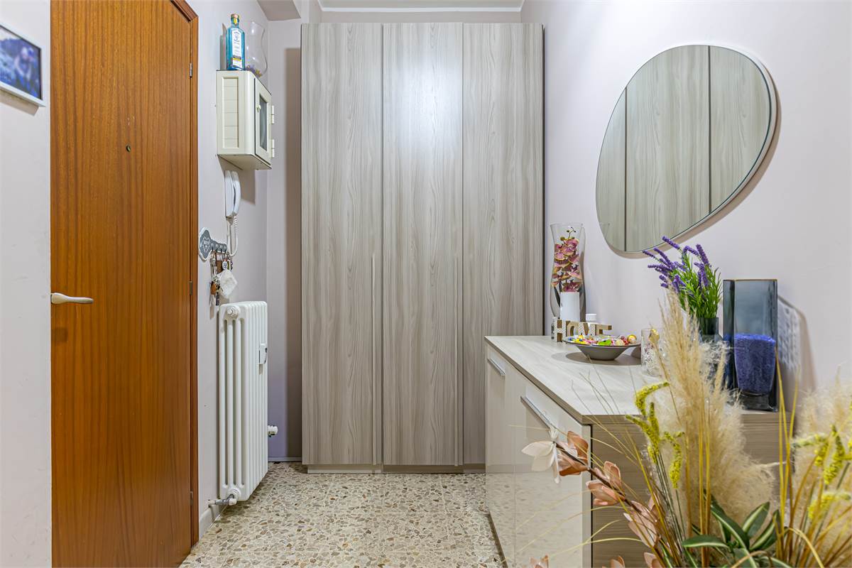 COMO MONTEOLIMPINO trilocale con due posti auto