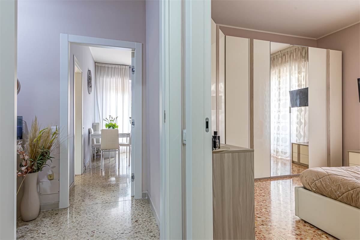 COMO MONTEOLIMPINO trilocale con due posti auto