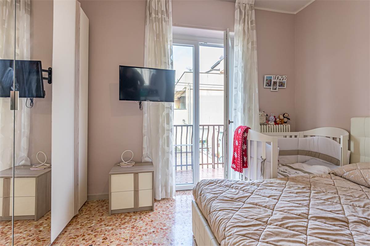 COMO MONTEOLIMPINO trilocale con due posti auto