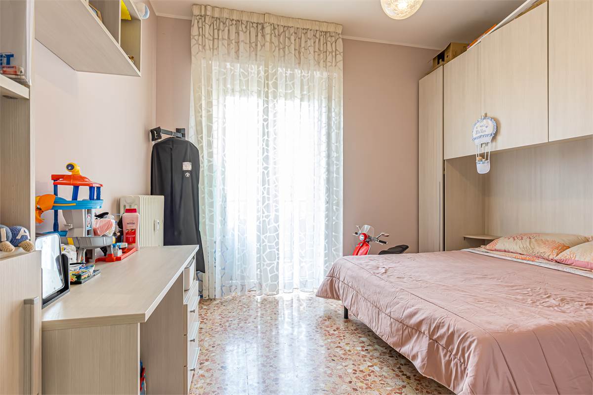 COMO MONTEOLIMPINO trilocale con due posti auto