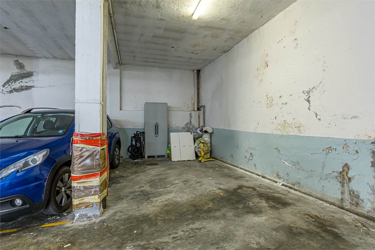 COMO MONTEOLIMPINO trilocale con due posti auto