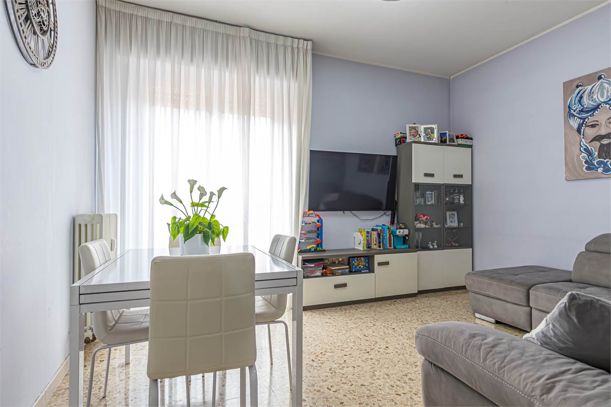 COMO MONTEOLIMPINO trilocale con due posti auto