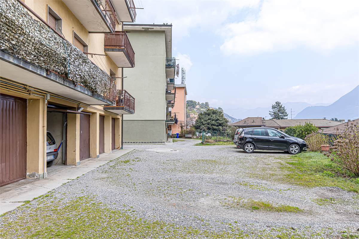 COMO TAVERNOLA trilocale con box in vendita