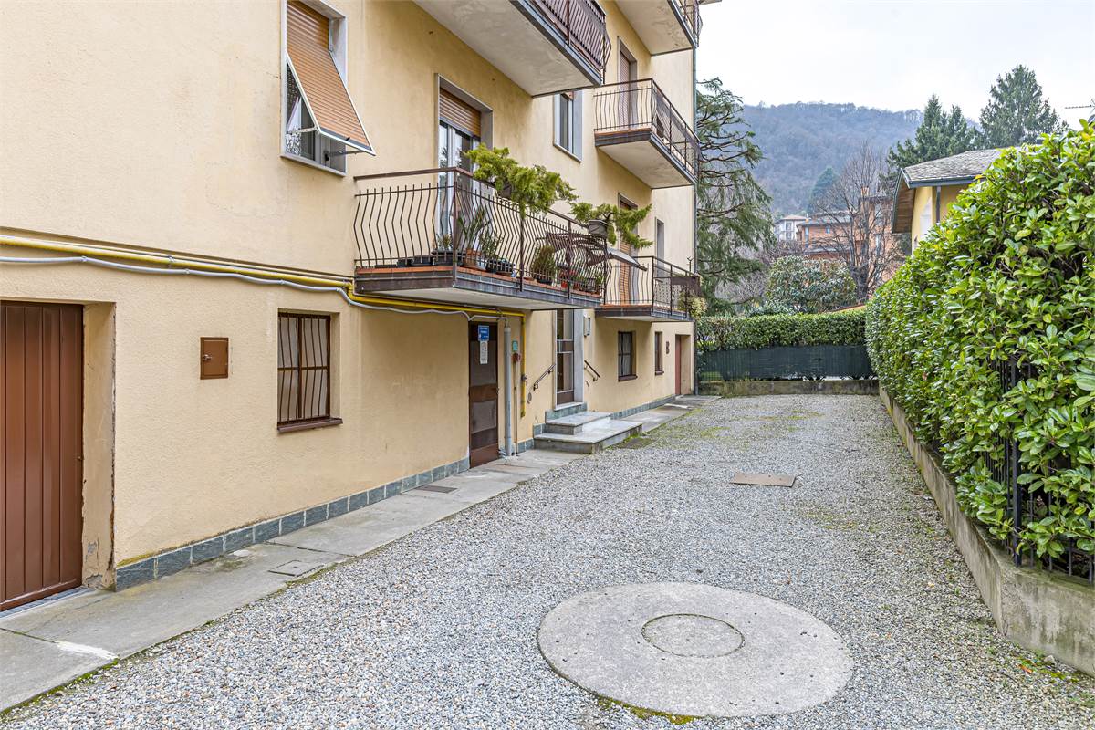 COMO TAVERNOLA trilocale con box in vendita