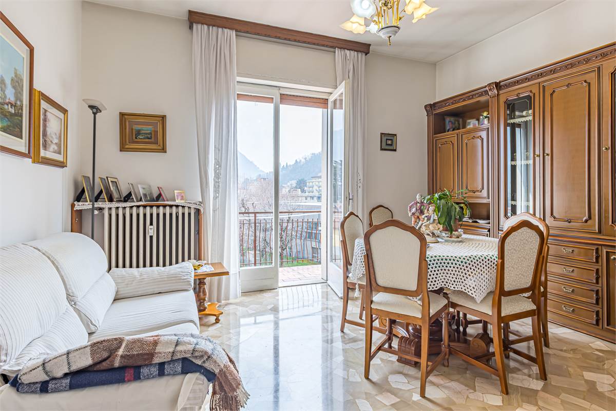 COMO TAVERNOLA trilocale con box in vendita