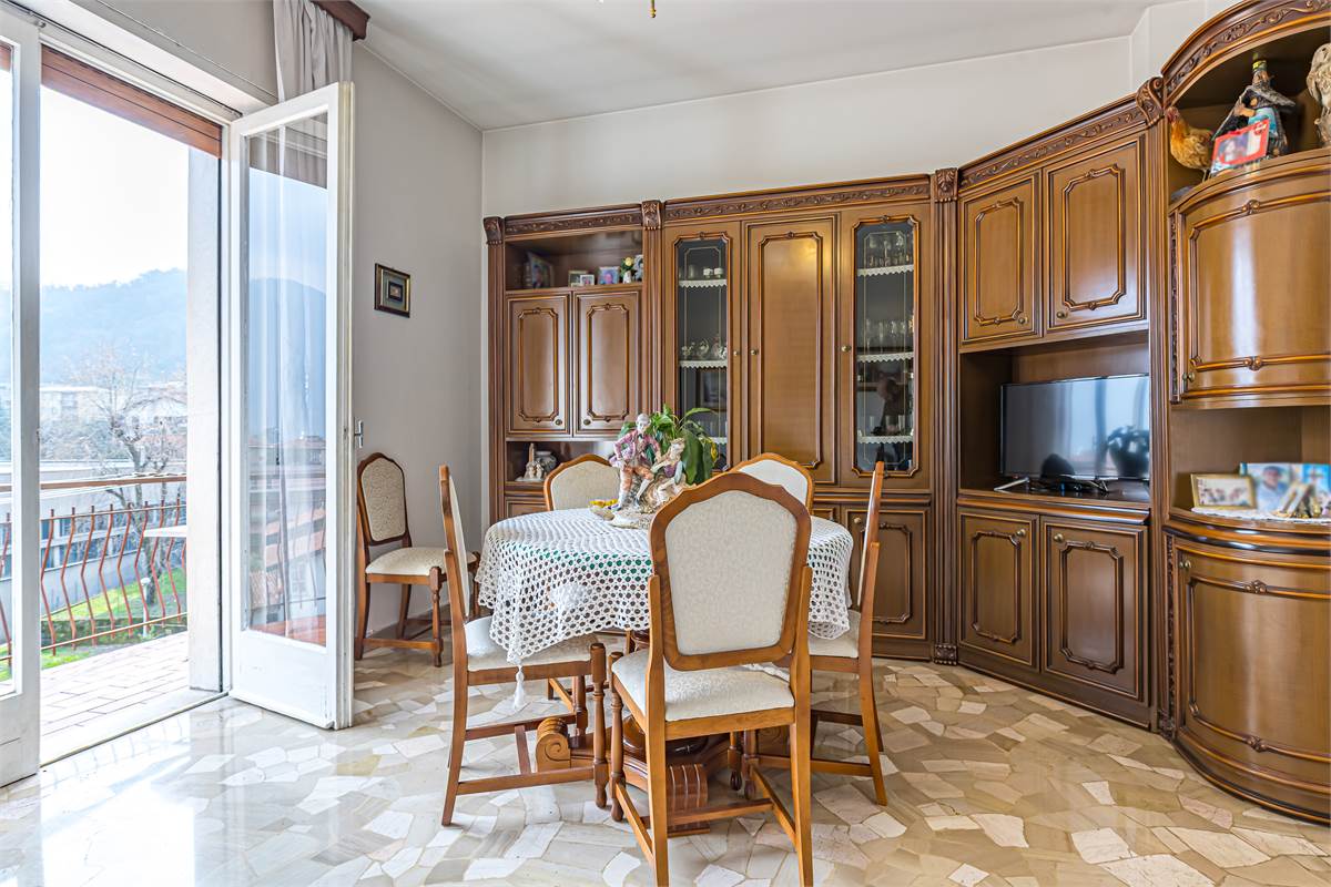 COMO TAVERNOLA trilocale con box in vendita