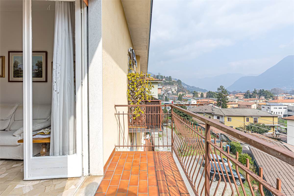 COMO TAVERNOLA trilocale con box in vendita