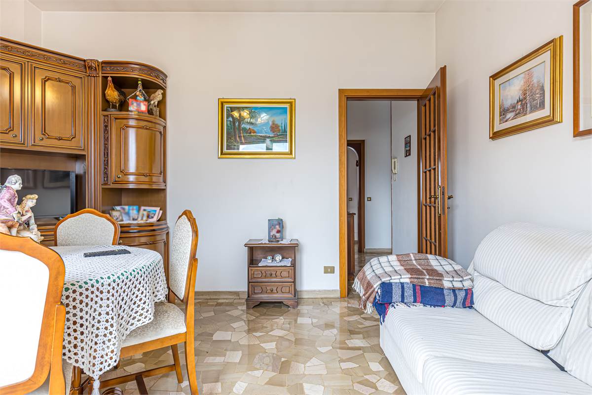 COMO TAVERNOLA trilocale con box in vendita