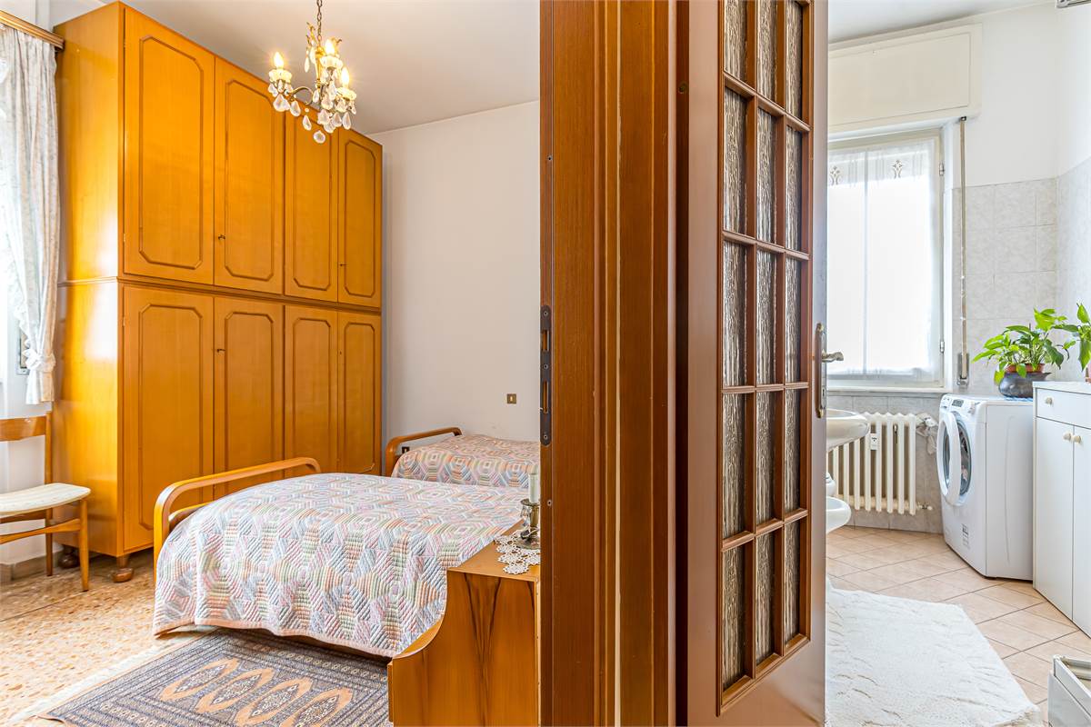 COMO TAVERNOLA trilocale con box in vendita