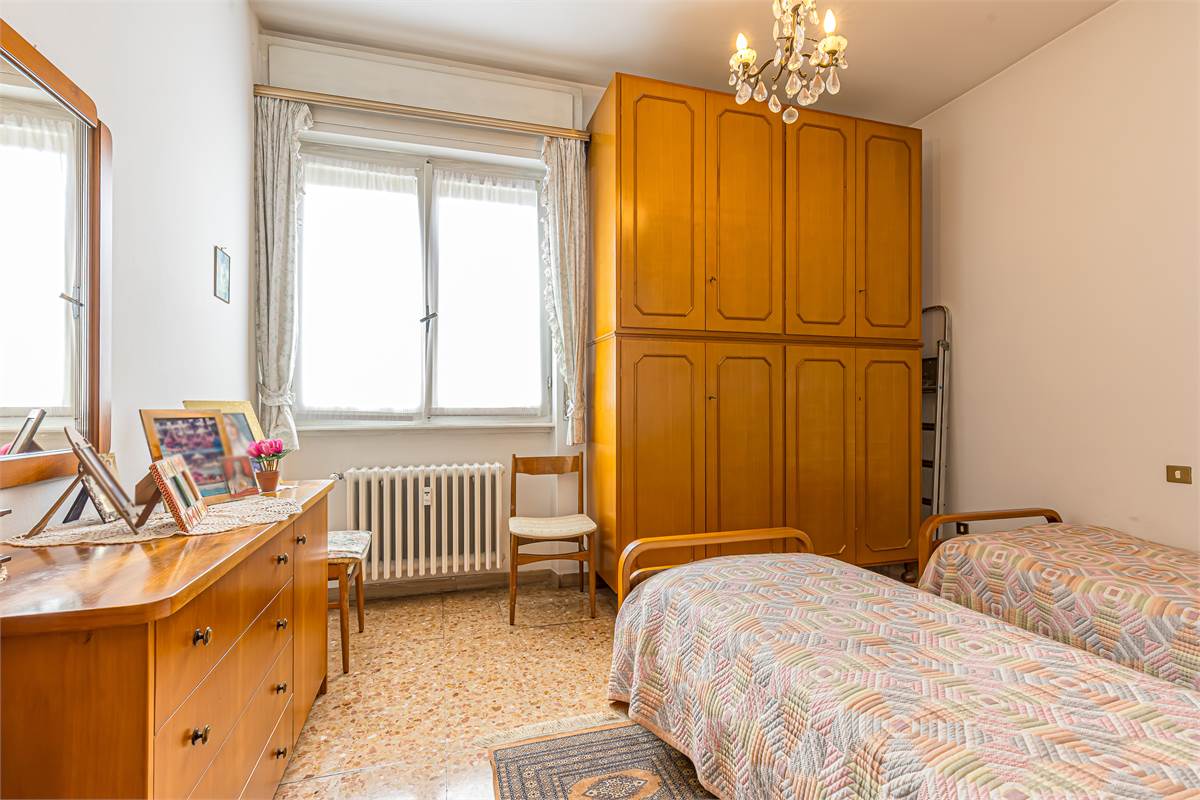 COMO TAVERNOLA trilocale con box in vendita