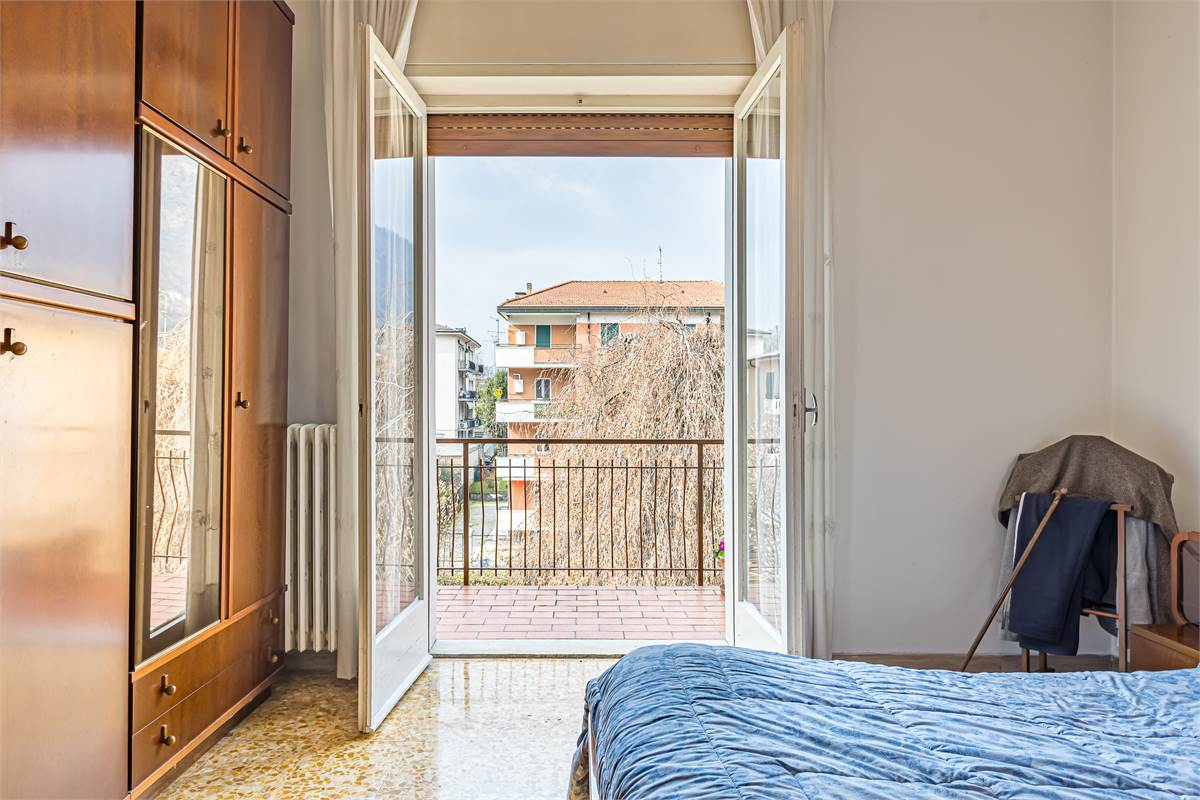 COMO TAVERNOLA trilocale con box in vendita