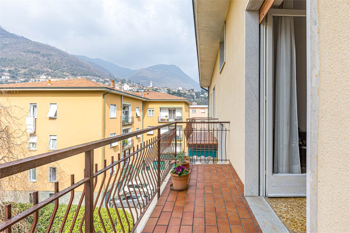 COMO TAVERNOLA trilocale con box in vendita