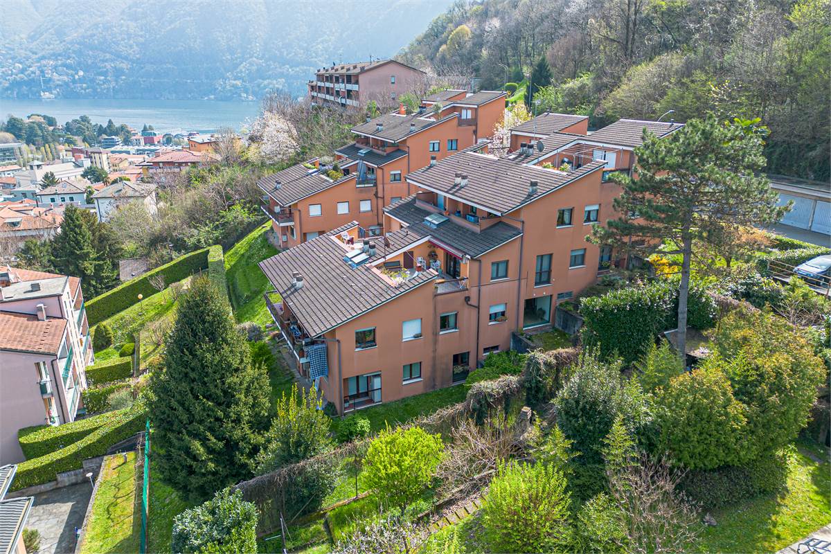 COMO TAVERNOLA trilocale ristrutturato con box