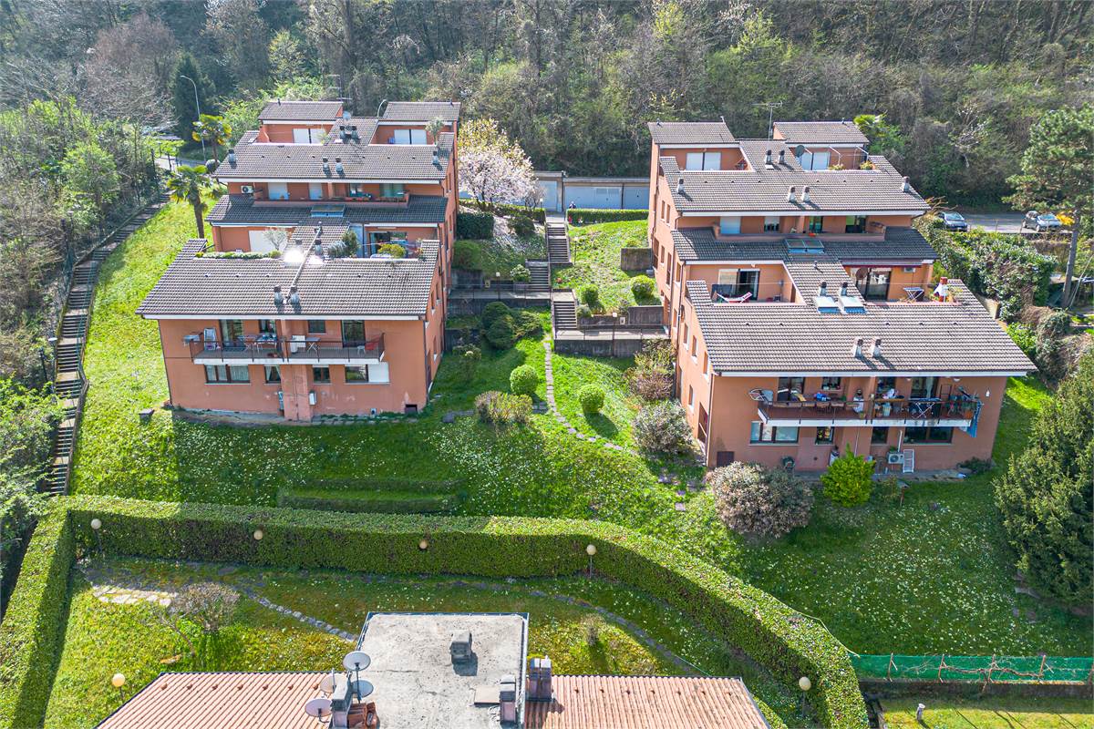 COMO TAVERNOLA trilocale ristrutturato con box