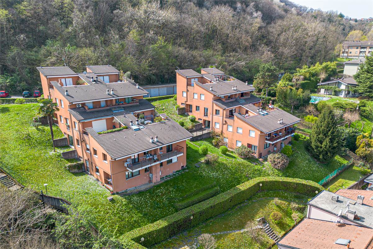 COMO TAVERNOLA trilocale ristrutturato con box