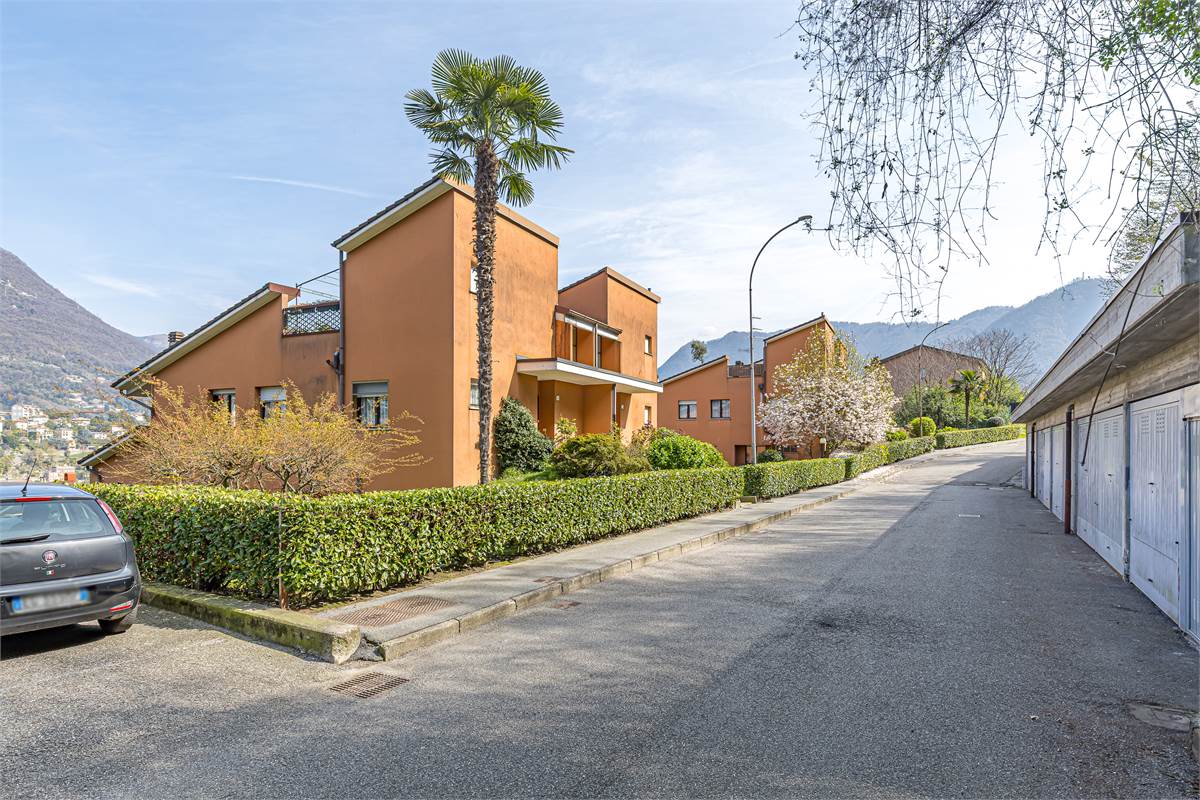 COMO TAVERNOLA trilocale ristrutturato con box