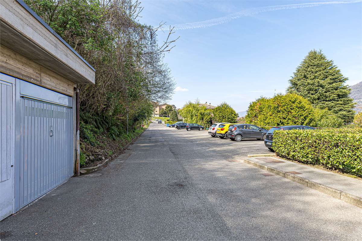 COMO TAVERNOLA trilocale ristrutturato con box