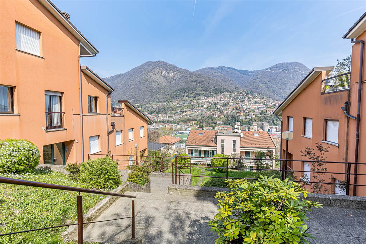 COMO TAVERNOLA trilocale ristrutturato con box